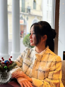 Trước đó, vào tháng 1/2025, Hồng Nhung gây bất ngờ khi chia sẻ hình ảnh nằm trên giường bệnh, đang trong quá trình điều trị ung thư vú. Nữ ca sĩ tiết lộ đã hoàn thành ca phẫu thuật và sức khỏe dần ổn định.