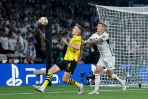 Schlotterbeck và Toni Kroos ở chung kết Champions League 2024