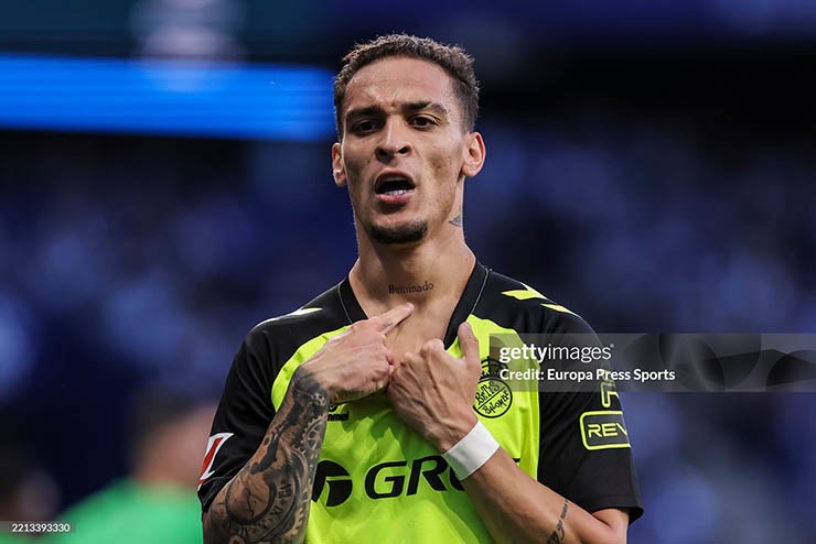 Antony tỏa sáng trong màu áo Betis