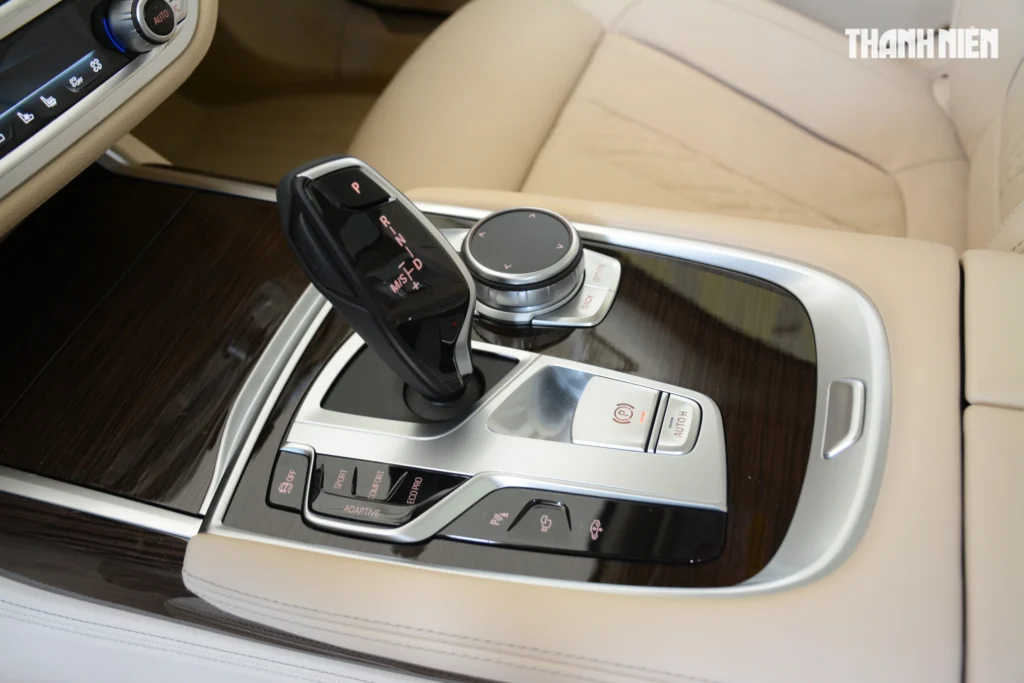 Một trong những yếu tố trong bảo dưỡng ô tô ảnh hưởng đến hộp số CVT là chất lượng dầu hộp số