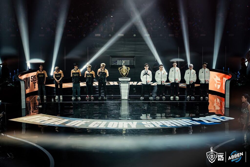 Saigon Phantom và FPT x Flash tại Chung kết tổng ĐTDV Mùa xuân 2025. (Ảnh: Garena)