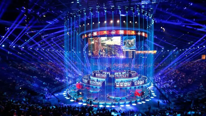 Năm 2019 trước khi đại dịch Covid-19 xuất hiện, doanh thu toàn thị trường vượt mốc 1.000 tỷ USD. Ảnh AP