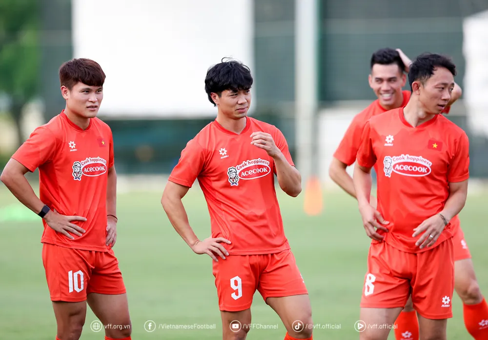 Công Phượng là mảnh ghép mới trong cách chơi của HLV Kim Sang-sik. Ảnh: VFF.