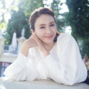 Liệu trình laser kết hợp cấp ẩm sâu – bí quyết giúp làn da Lê Tư luôn đều màu, tươi sáng và tràn đầy sức sống. Ảnh: Instagram @gigilai_official.