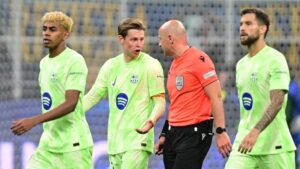 UEFA đã đề xuất mức phạt lên tới 60 triệu euro đối với Barcelona