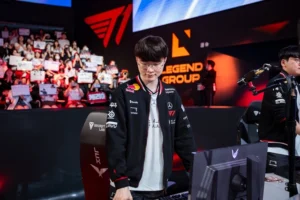 Faker tiếp tục lập thành tích mới.